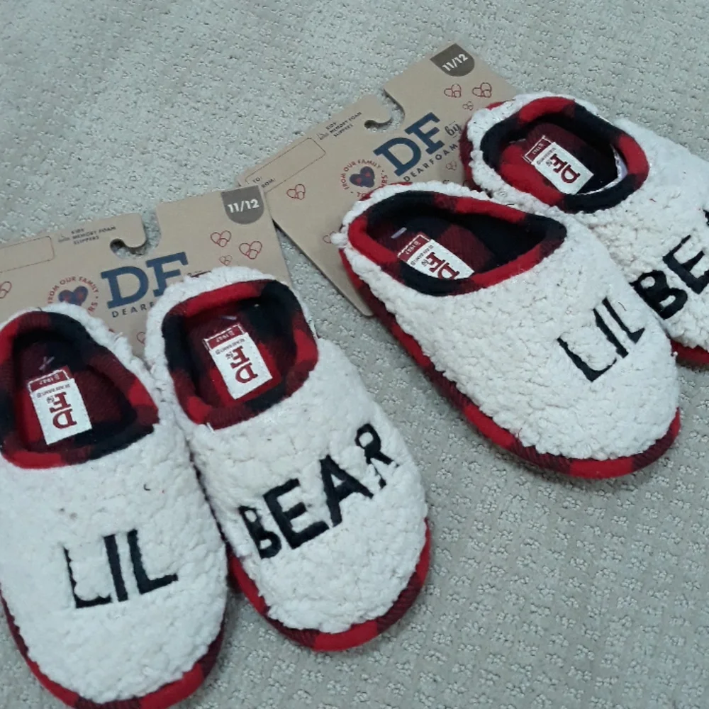 Dearfoams boys or girls Lil Bear slippers. 2 pairs. Size 11/12